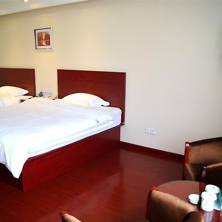 Greentree Inn Jiangsu Zhenjiang Dingmao Industrial Park Wode Square Express Hotel Экстерьер фото