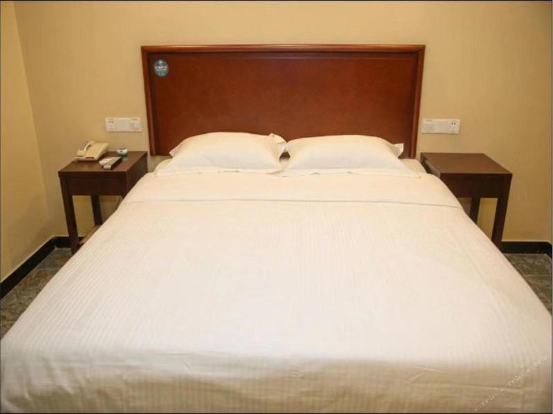 Greentree Inn Jiangsu Zhenjiang Dingmao Industrial Park Wode Square Express Hotel Экстерьер фото