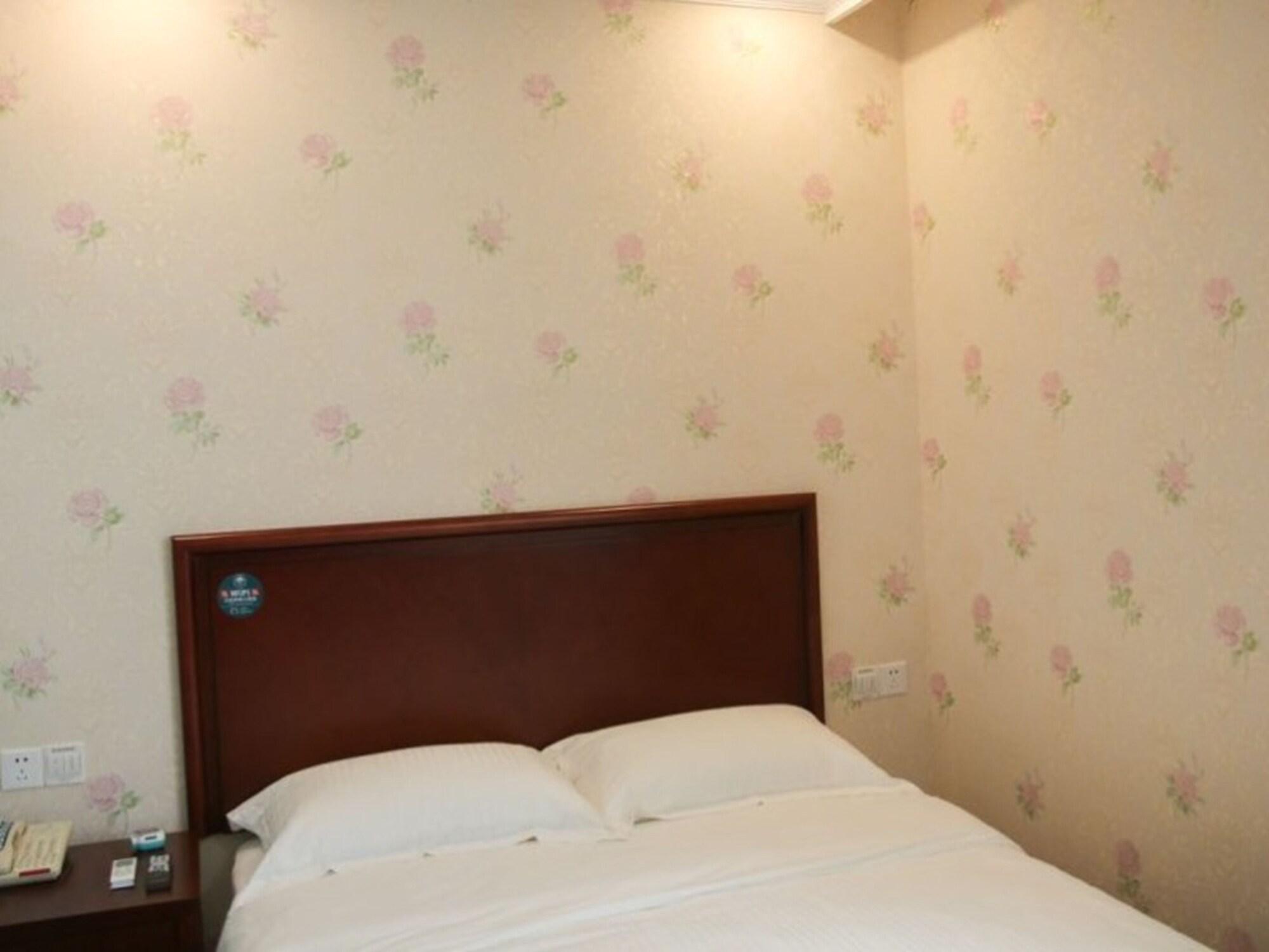 Greentree Inn Jiangsu Zhenjiang Dingmao Industrial Park Wode Square Express Hotel Экстерьер фото
