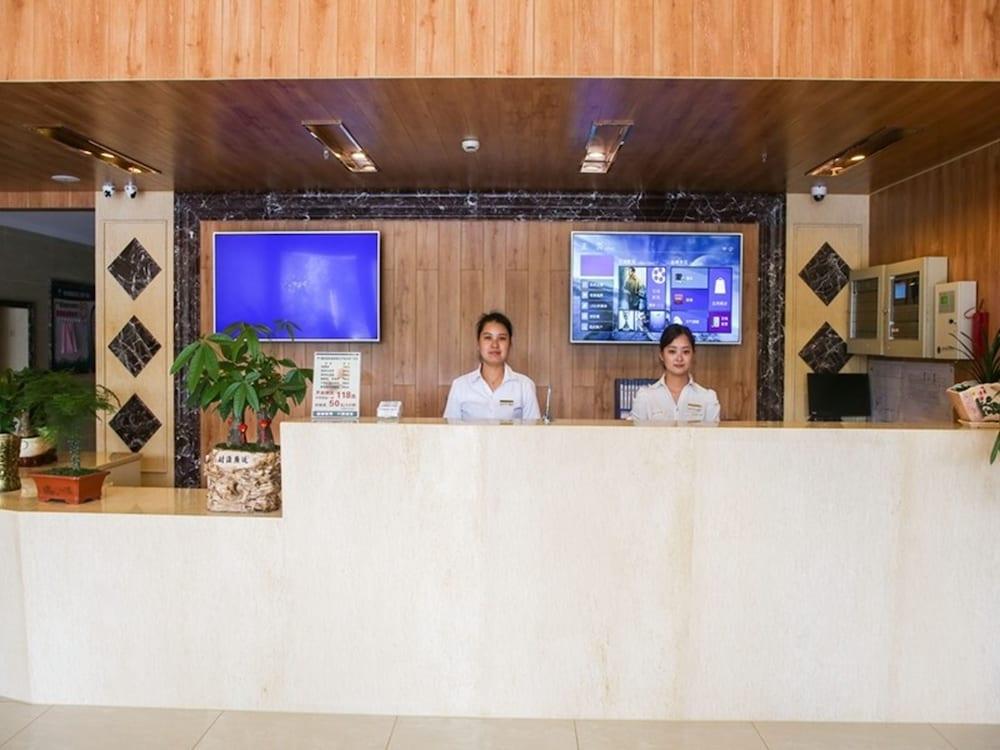 Greentree Inn Jiangsu Zhenjiang Dingmao Industrial Park Wode Square Express Hotel Экстерьер фото