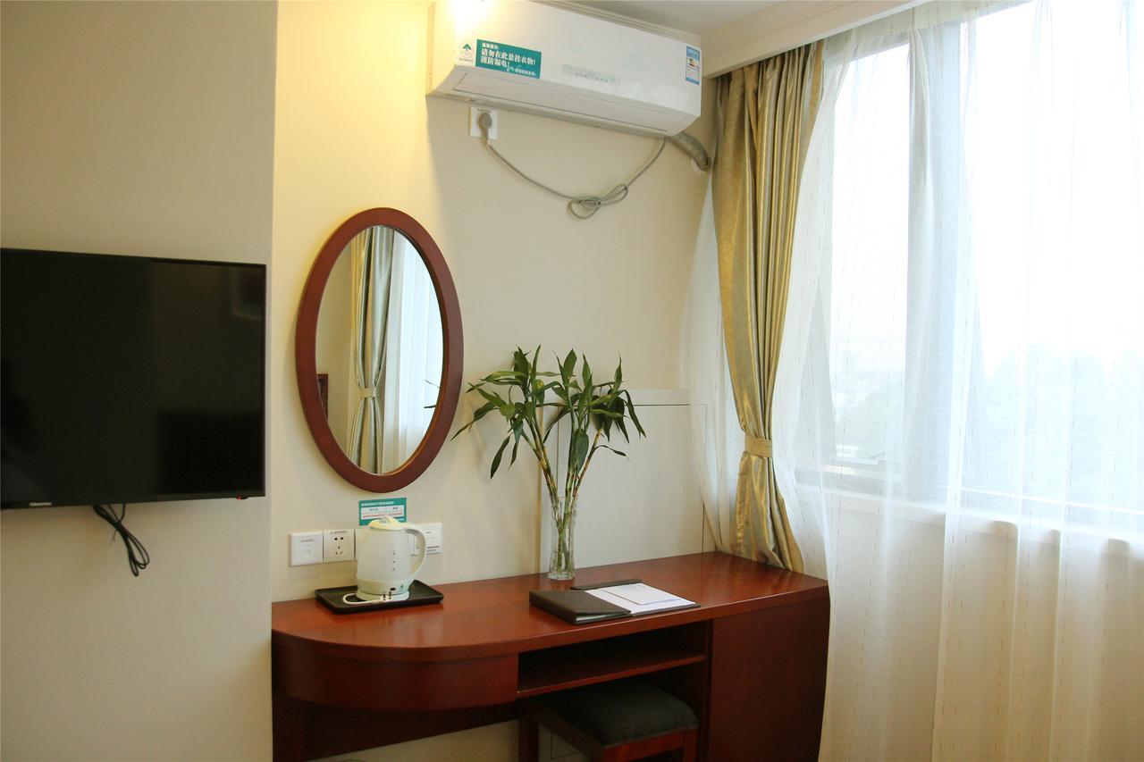Greentree Inn Jiangsu Zhenjiang Dingmao Industrial Park Wode Square Express Hotel Экстерьер фото