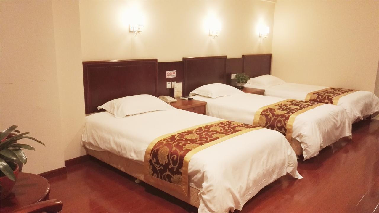 Greentree Inn Jiangsu Zhenjiang Dingmao Industrial Park Wode Square Express Hotel Экстерьер фото