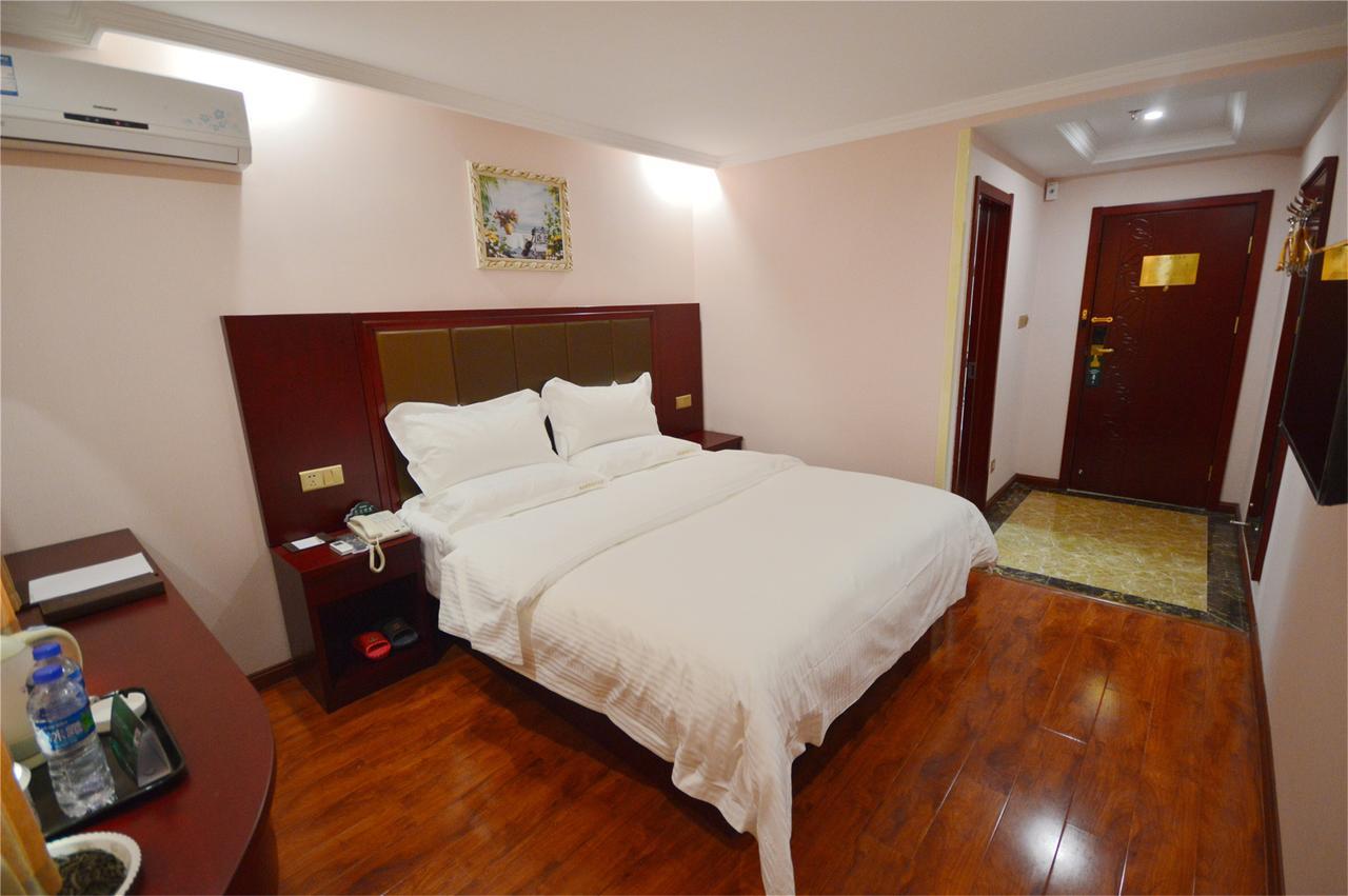 Greentree Inn Jiangsu Zhenjiang Dingmao Industrial Park Wode Square Express Hotel Экстерьер фото