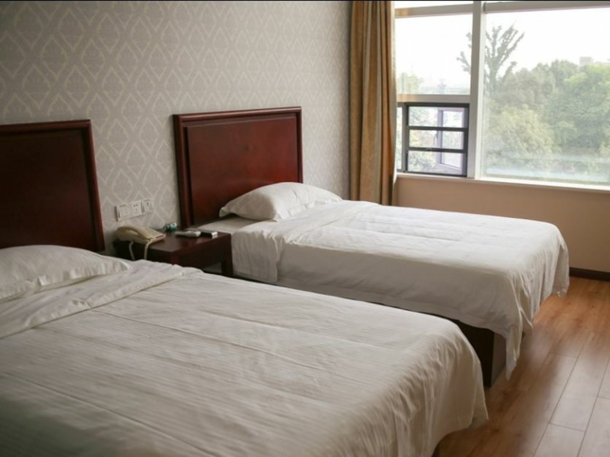 Greentree Inn Jiangsu Zhenjiang Dingmao Industrial Park Wode Square Express Hotel Экстерьер фото